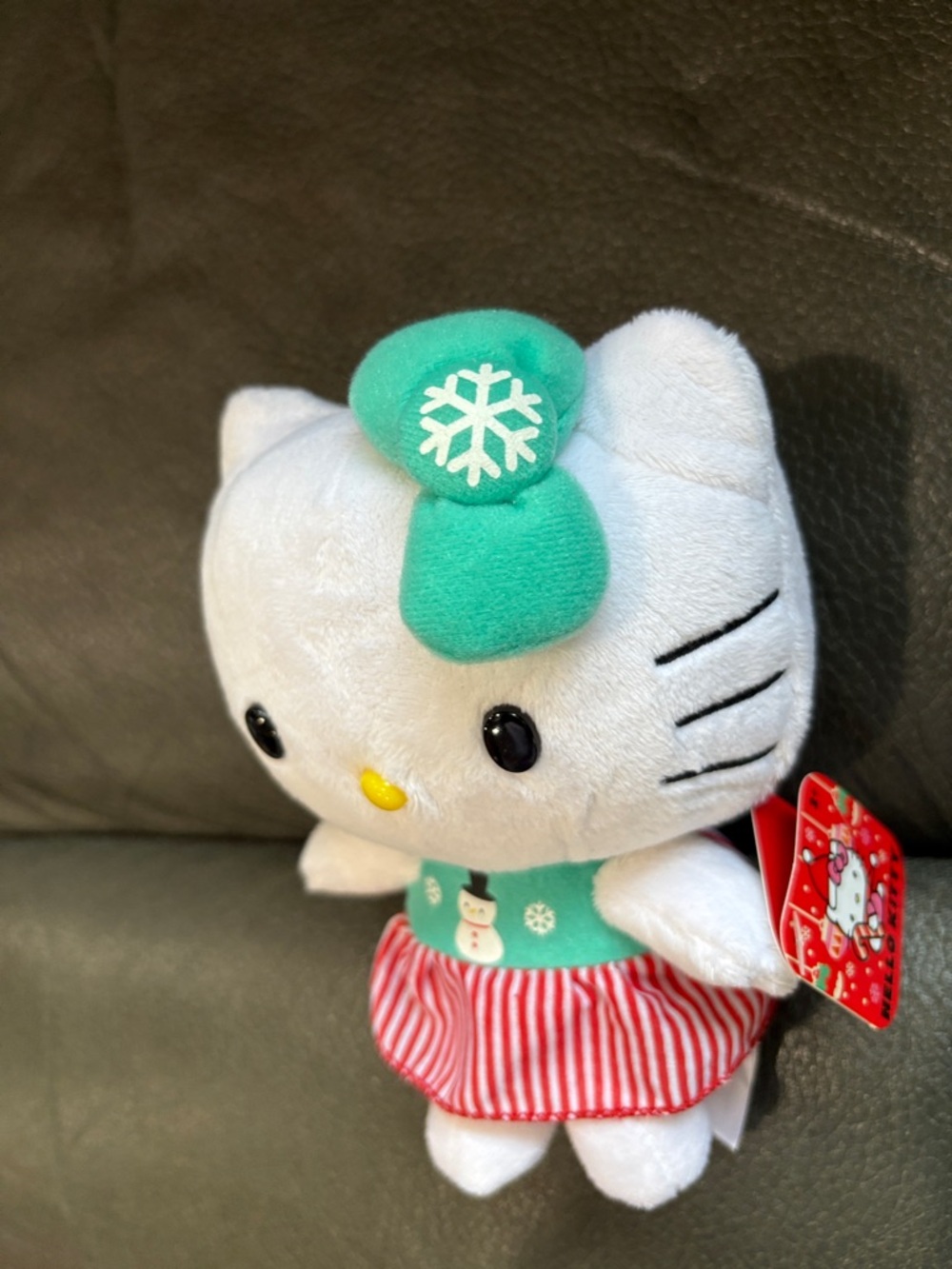 Hello kitty adorable plush in winter snowman dress red and green - Picture 2 of 6